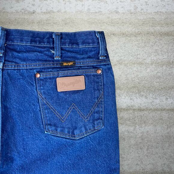 Vintage Wrangler Jeans Bootcut Flared Fit Dark Wash Denim Leather Logo Y2K - Picture 3 of 4